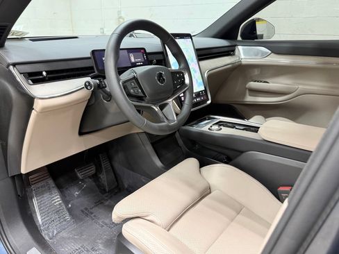Used 2025 Volvo EX90 Ultra AWD/4WD image 34