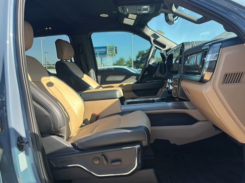 Used 2023 Ford F250 Lariat w/ Lariat Ultimate Package AWD/4WD image 22