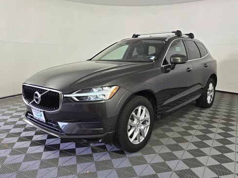 Used 2020 Volvo XC60 T5 Momentum w/ Protection Package AWD/4WD image 3