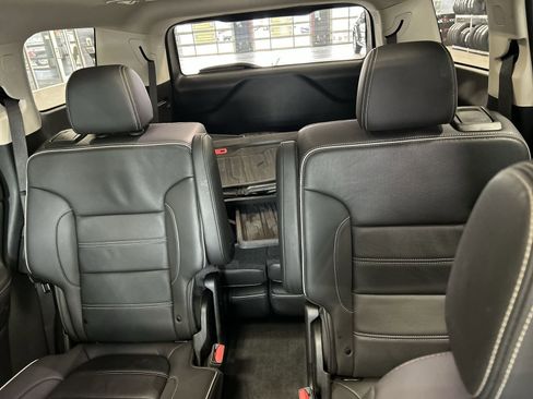 Used 2023 GMC Acadia Denali w/ Denali Ultimate Package AWD/4WD image 28