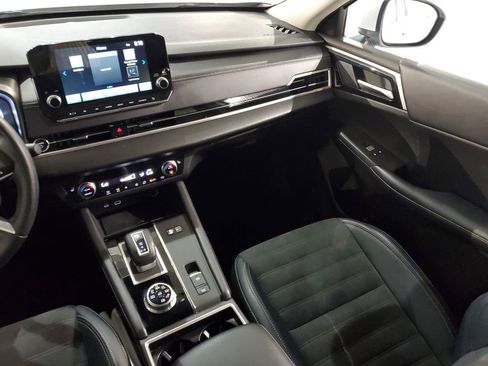 Used 2023 Mitsubishi Outlander SE AWD/4WD image 14