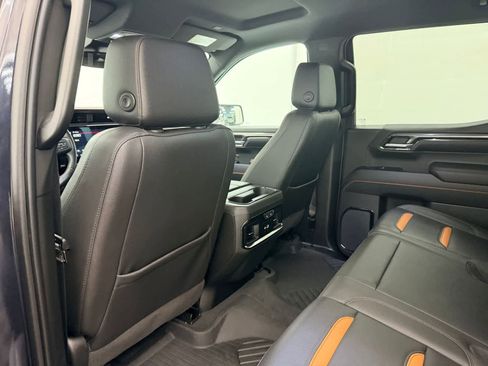 Used 2023 GMC Sierra 1500 AT4 image 18