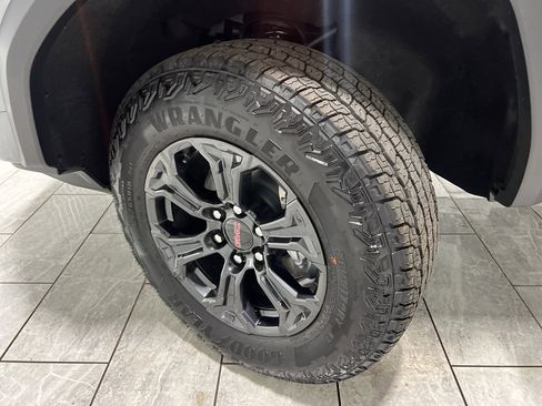 New 2025 GMC Canyon Elevation w/ Convenience Package image 33