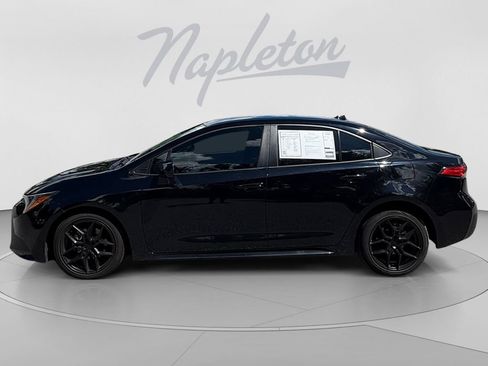 Used 2023 Toyota Corolla LE FWD image 2