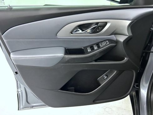 Used 2019 Chevrolet Traverse LT FWD image 9