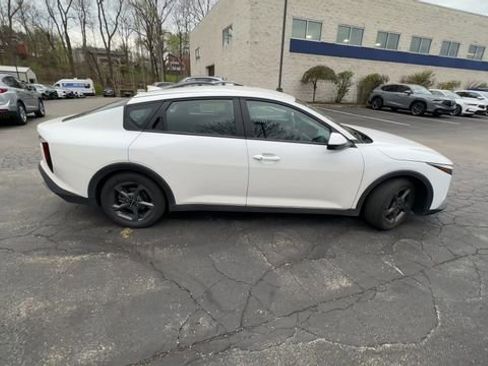 Used 2025 Kia K4 LXS image 10