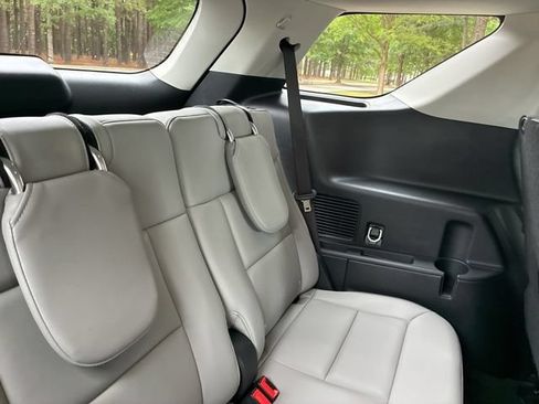 Used 2026 Ford Explorer Active w/ Active Comfort Package RWD image 23