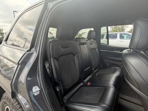 Used 2022 Jeep Grand Cherokee Trailhawk AWD/4WD image 41
