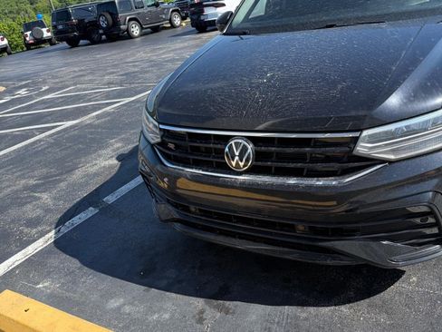 Used 2023 Volkswagen Tiguan SE R-Line FWD image 2