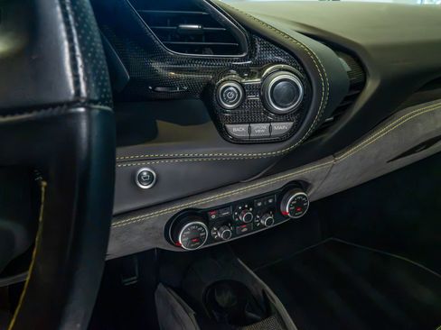 Certified 2018 Ferrari 488 GTB RWD image 14
