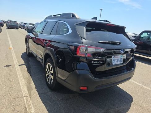 Used 2023 Subaru Outback Premium AWD/4WD image 4