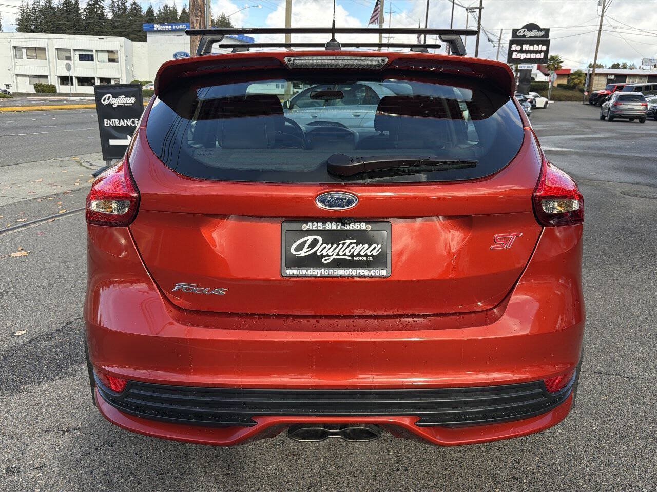 Used 2018 Ford Focus ST FWD image 6