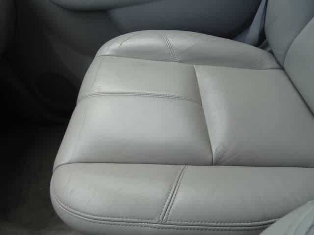 Used 2014 Chevrolet Suburban LT RWD image 24
