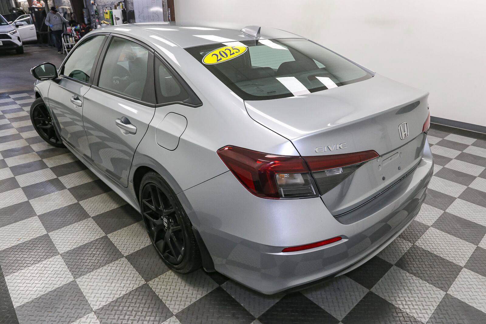 Used 2025 Honda Civic Sport image 9
