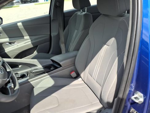 Used 2023 Hyundai Elantra SEL w/ Preferred Accessory Package FWD image 15