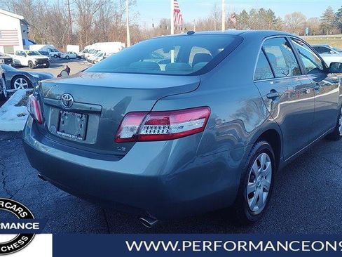 Used 2010 Toyota Camry LE image 3