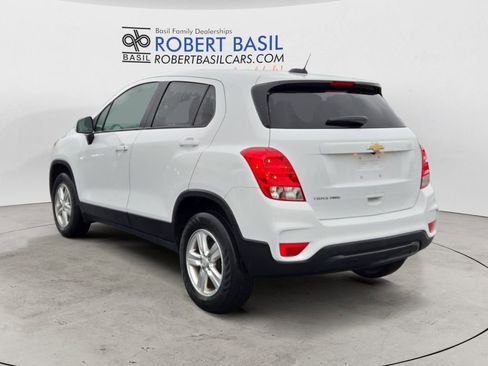 Used 2022 Chevrolet Trax LS w/ Tint and Cruise Package image 3