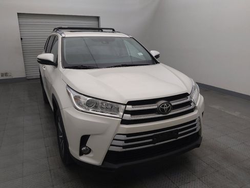Used 2019 Toyota Highlander XLE image 14