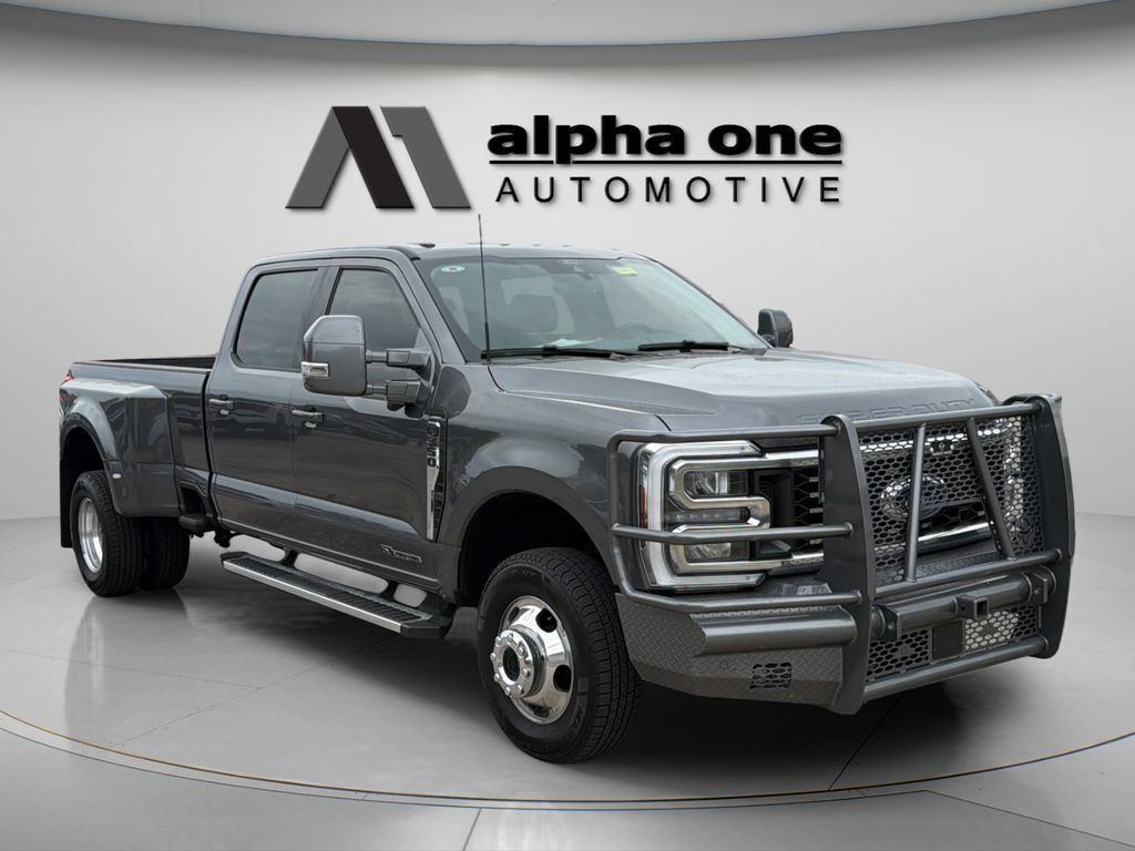 Used 2025 Ford F350 Lariat AWD/4WD image 3