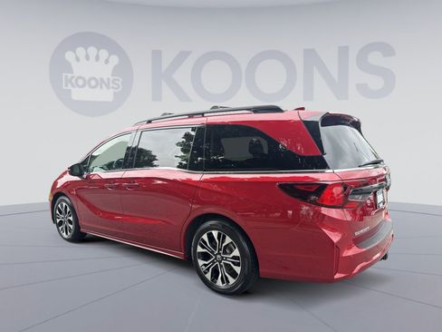 Used 2026 Honda Odyssey Elite image 4