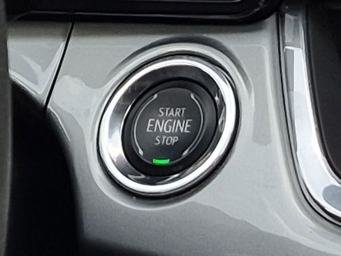 Used 2024 Chevrolet Trax LT FWD image 16