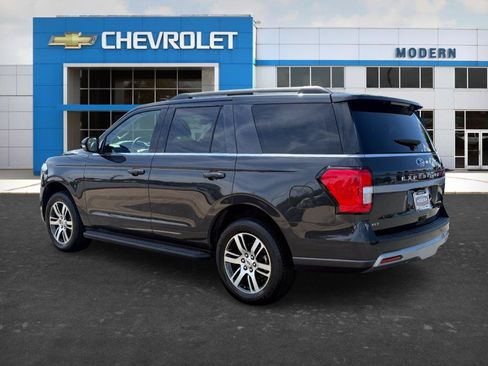 Used 2024 Ford Expedition XLT AWD/4WD image 3