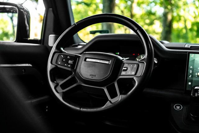 Used 2023 Land Rover Defender 130 X-Dynamic SE AWD/4WD image 9