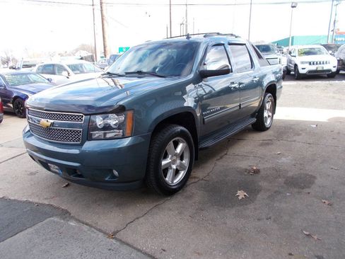 Used 2012 Chevrolet Avalanche LT w/ All-Star Edition image 7
