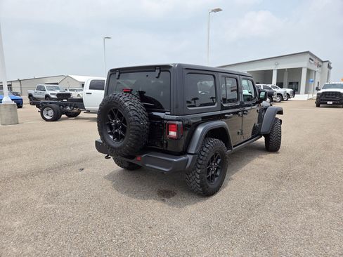 Used 2025 Jeep Wrangler Unlimited Sport AWD/4WD image 10