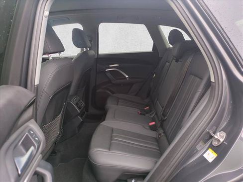 Used 2025 Audi Q5 Premium w/ Convenience Package AWD/4WD image 27