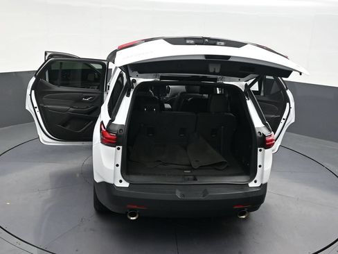 Used 2023 Chevrolet Traverse LT FWD image 34