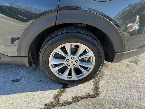 Used 2022 Ford Explorer XLT w/ Equipment Group 202A image 24