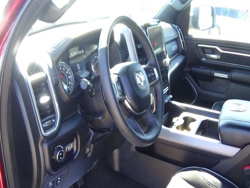Used 2025 RAM 1500 Laramie AWD/4WD image 17