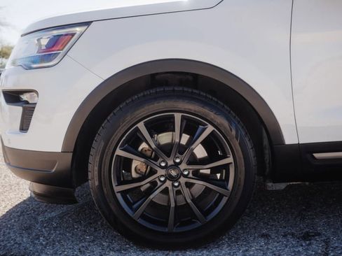 Used 2018 Ford Explorer XLT w/ Equipment Group 202A image 10