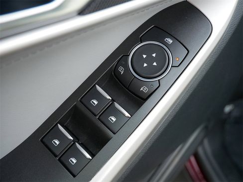 Used 2022 Ford Explorer XLT w/ Equipment Group 202A image 13