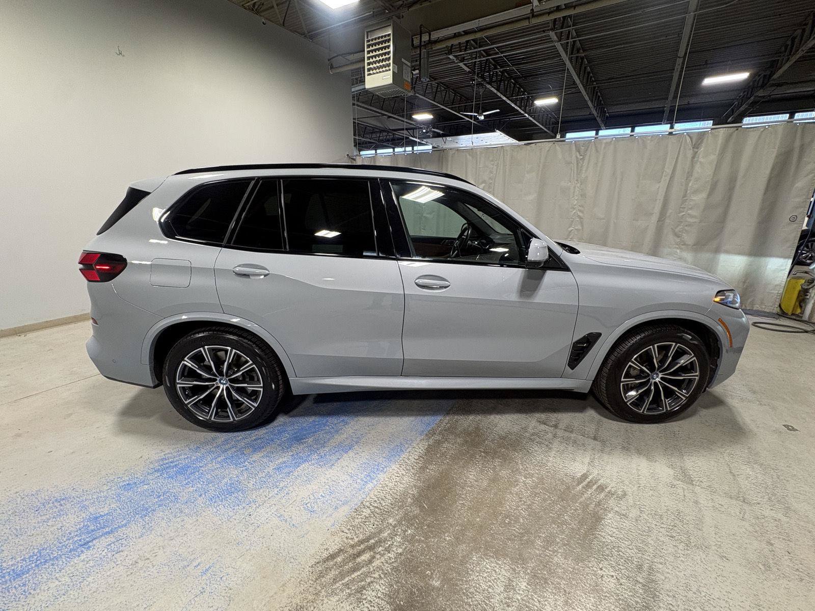 Used 2024 BMW X5 xDrive50e w/ Executive Package AWD/4WD image 16