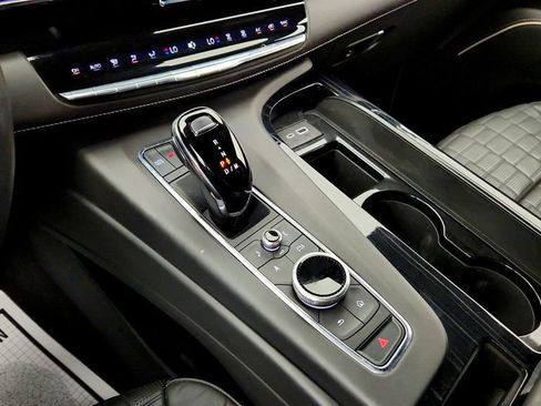 Used 2024 Cadillac Escalade ESV V w/ LPO, ONYX Package AWD/4WD image 17