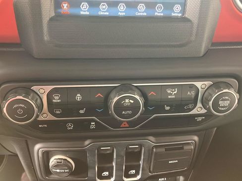Used 2021 Jeep Wrangler Rubicon AWD/4WD image 22