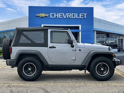 Used 2015 Jeep Wrangler Sport AWD/4WD image 5