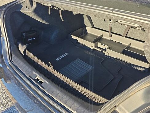 Used 2021 Nissan Maxima SR w/ Sport Mat Group image 28