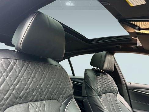 Used 2022 BMW 530e w/ Premium Package image 15