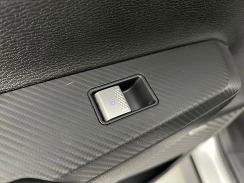 Used 2025 Mitsubishi Outlander SE AWD/4WD image 17