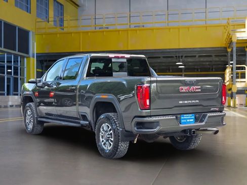 Used 2022 GMC Sierra 2500 AT4 w/ AT4 Preferred Package AWD/4WD image 5