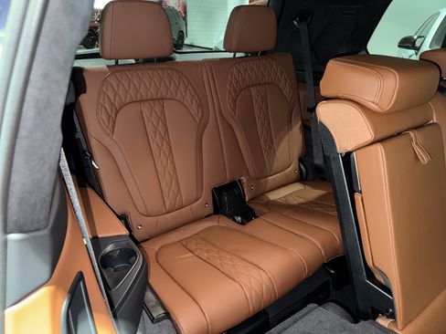 New 2026 BMW X7 M60i image 12