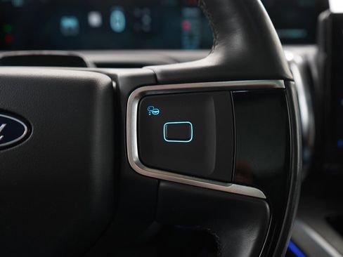 Used 2025 Ford Expedition Max Platinum image 33