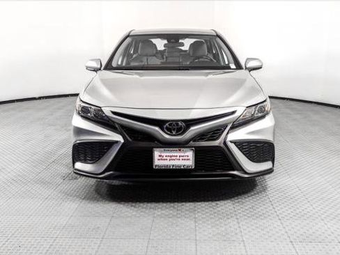 Used 2021 Toyota Camry SE image 12