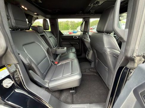 Used 2025 Ford Bronco Outer Banks w/ Sasquatch Package AWD/4WD image 11