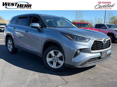 Used 2021 Toyota Highlander LE