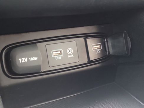 Used 2020 Hyundai Santa Fe SE image 21