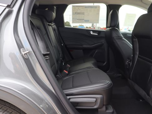 New 2025 Ford Escape SE image 11